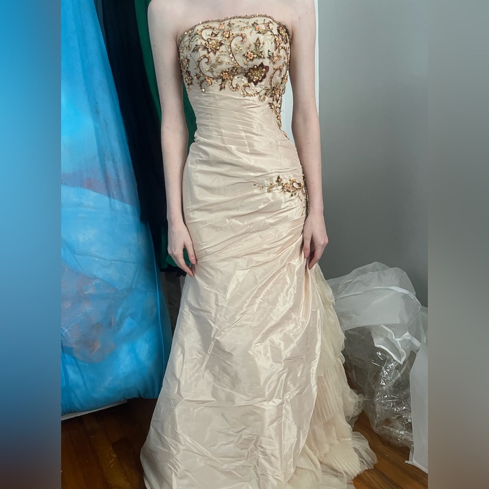 Vintage almond colored dress size 1-3 - Picture 1 of 2